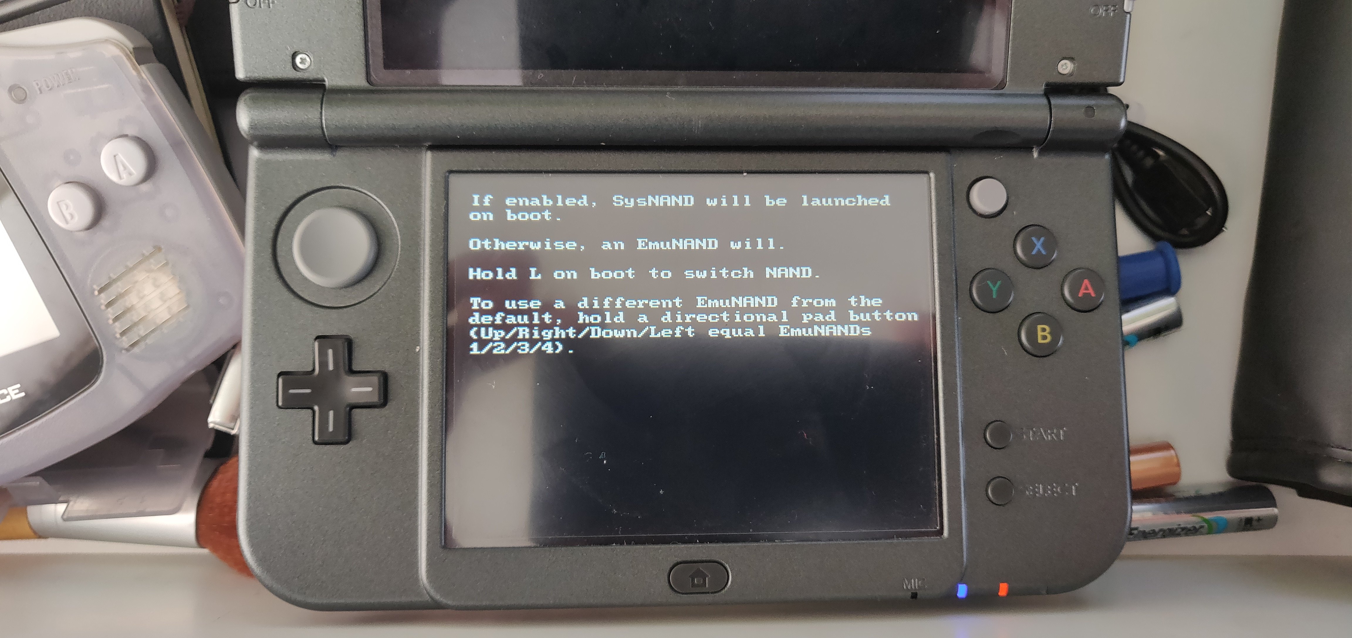 New 3DS XL - Blue Light On then fades, Top Screen Flashes 1 sec when SD  Card is inside | GBAtemp.net - The Independent Video Game Community