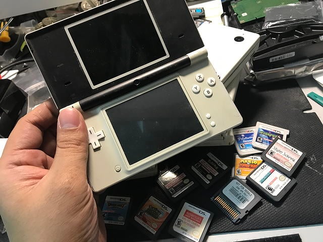 RELEASE] Nintendo DSi Development Units, with a hint of classrooms and  mangas