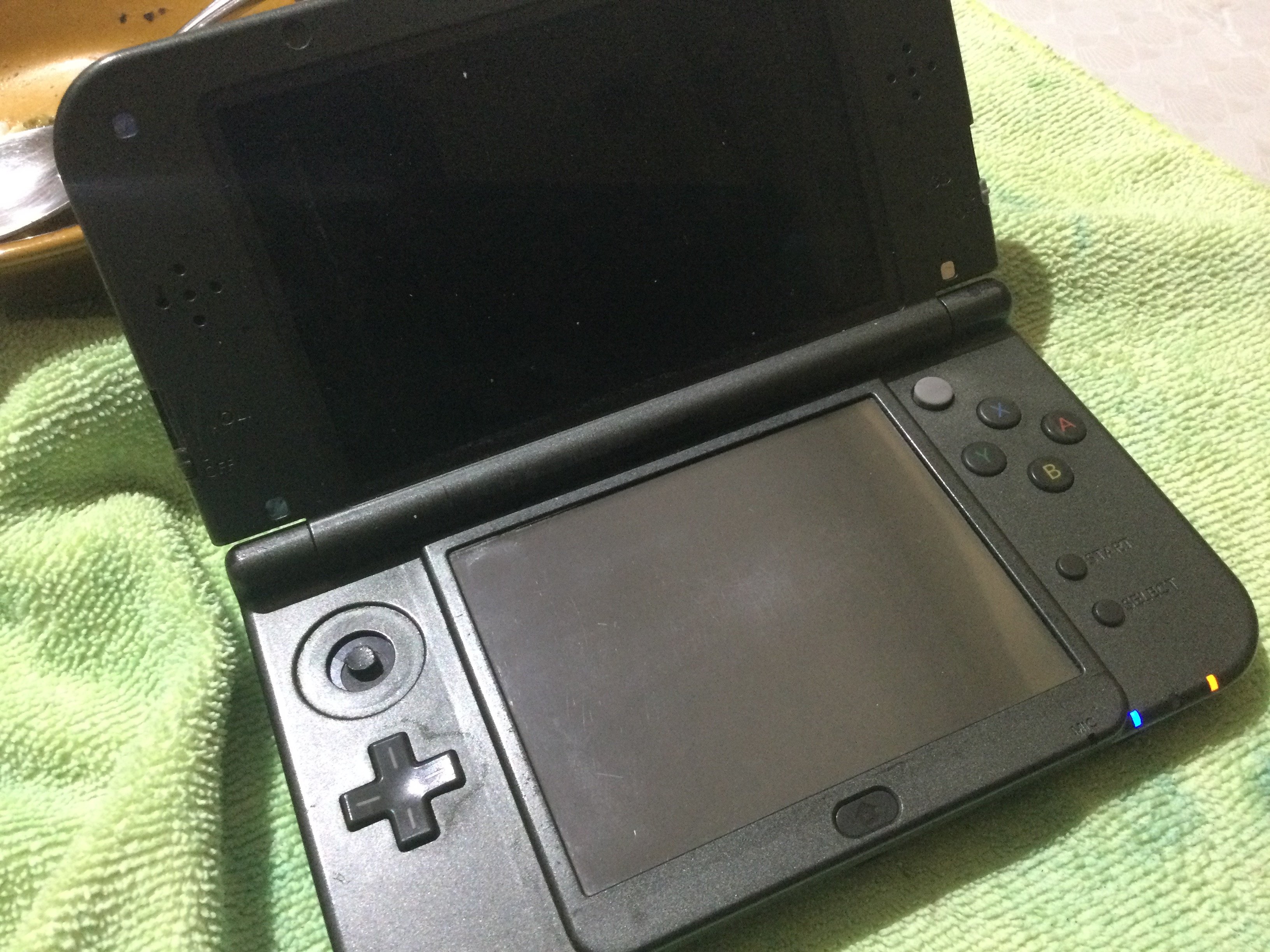 Help] I've got a New 3DS XL that refuses to boot
