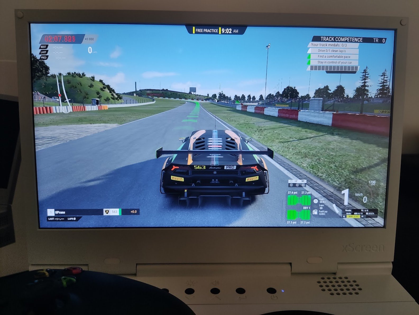 xScreen for Xbox Series S review: fun for travelling gamers