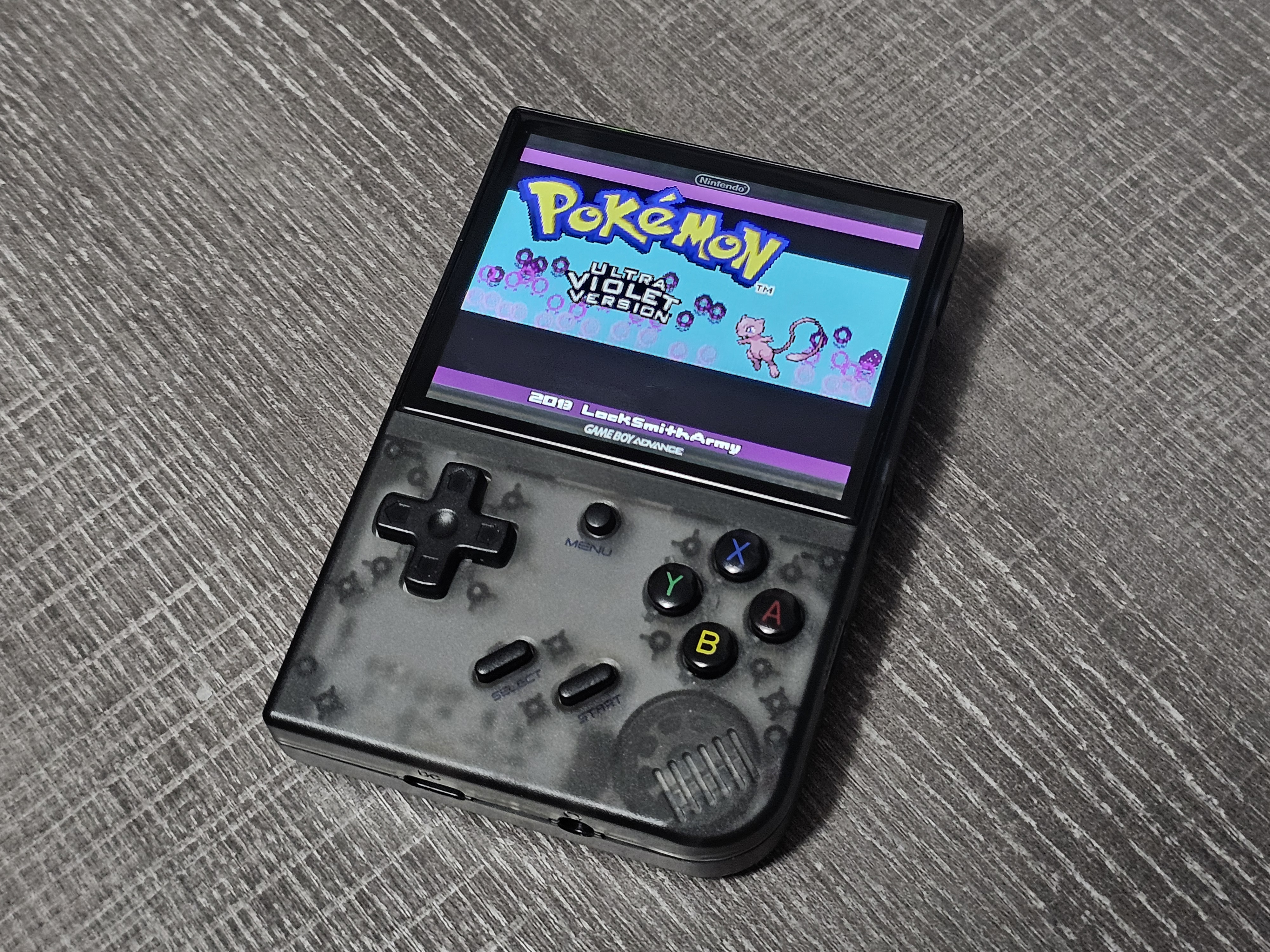 Anbernic RG35XX H Is a Switch Lite-Like Gaming Handheld for Playing PSP,  Nintendo DS, and Dreamcast Games