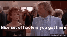 hooters-set.gif