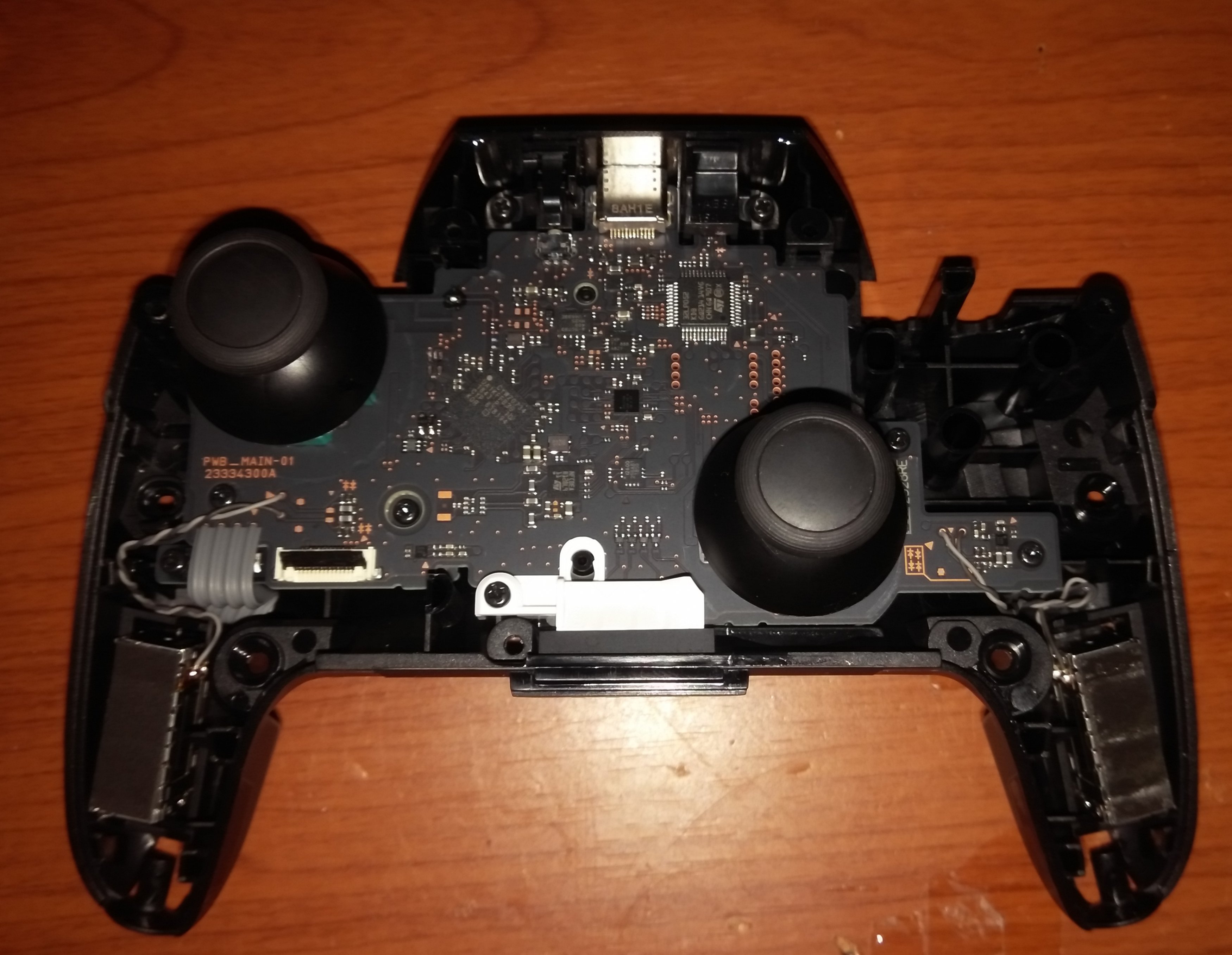 Pro Controller Motherboard missing Component | GBAtemp.net - The  Independent Video Game Community