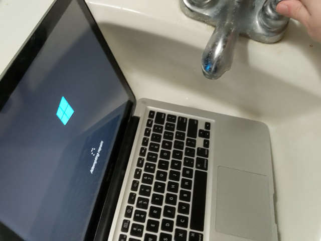 macbook.jpeg
