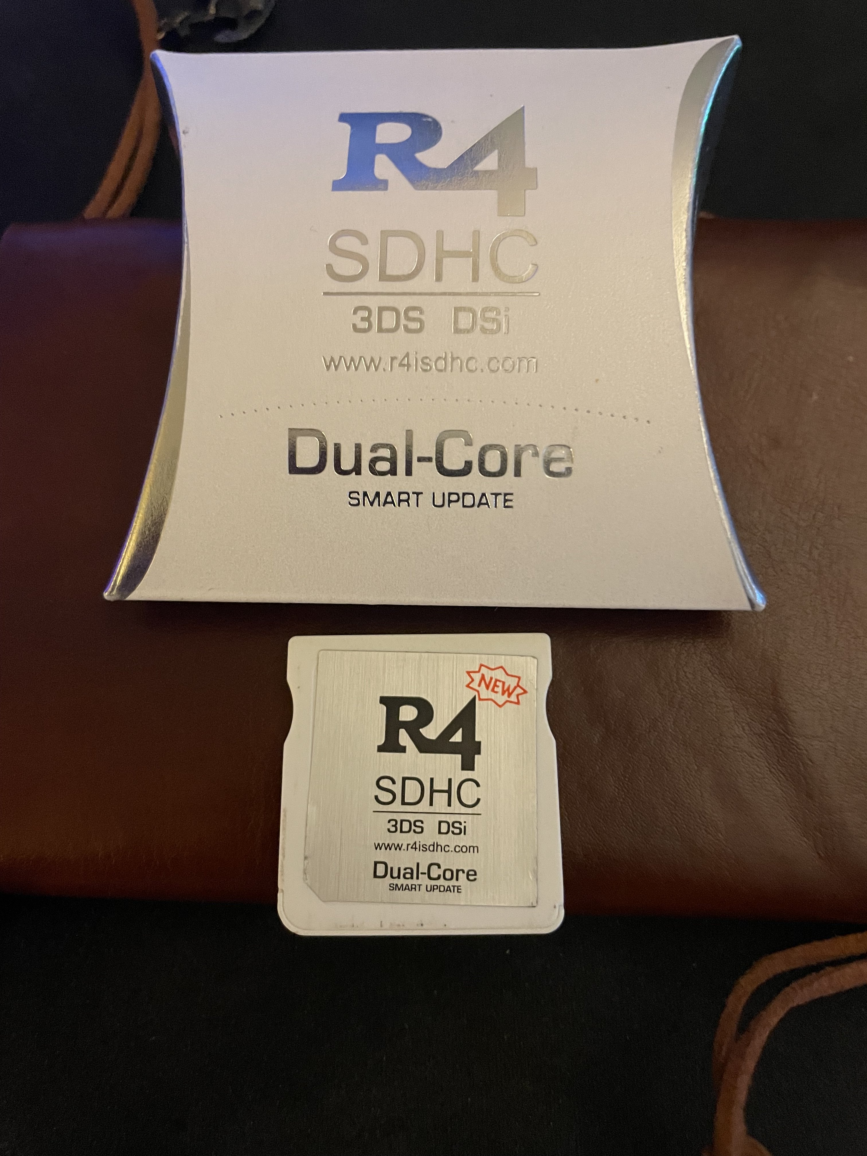 R4_SDHC.jpg