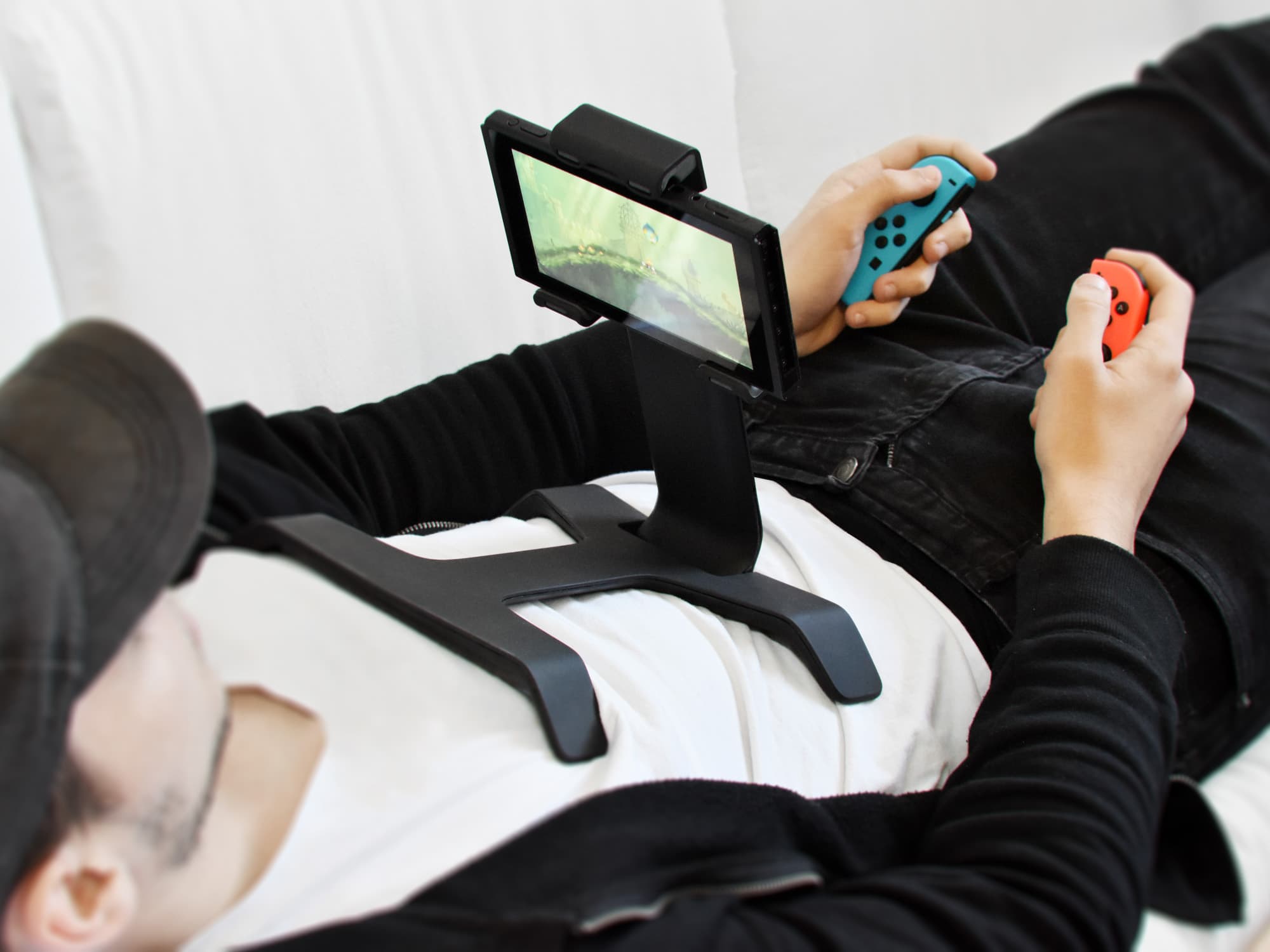 tstand2_couch.jpg