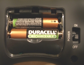29_dingoo_a330_controller_batteries_power_button.jpg